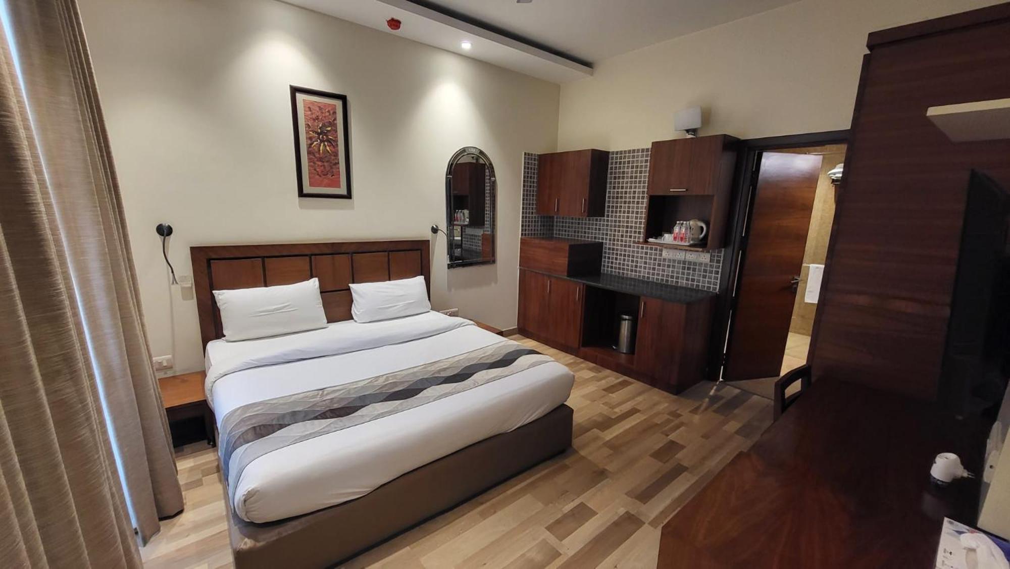 Uds Villa Scandinavian B&B - Next To Vfs Neu-Delhi Exterior foto
