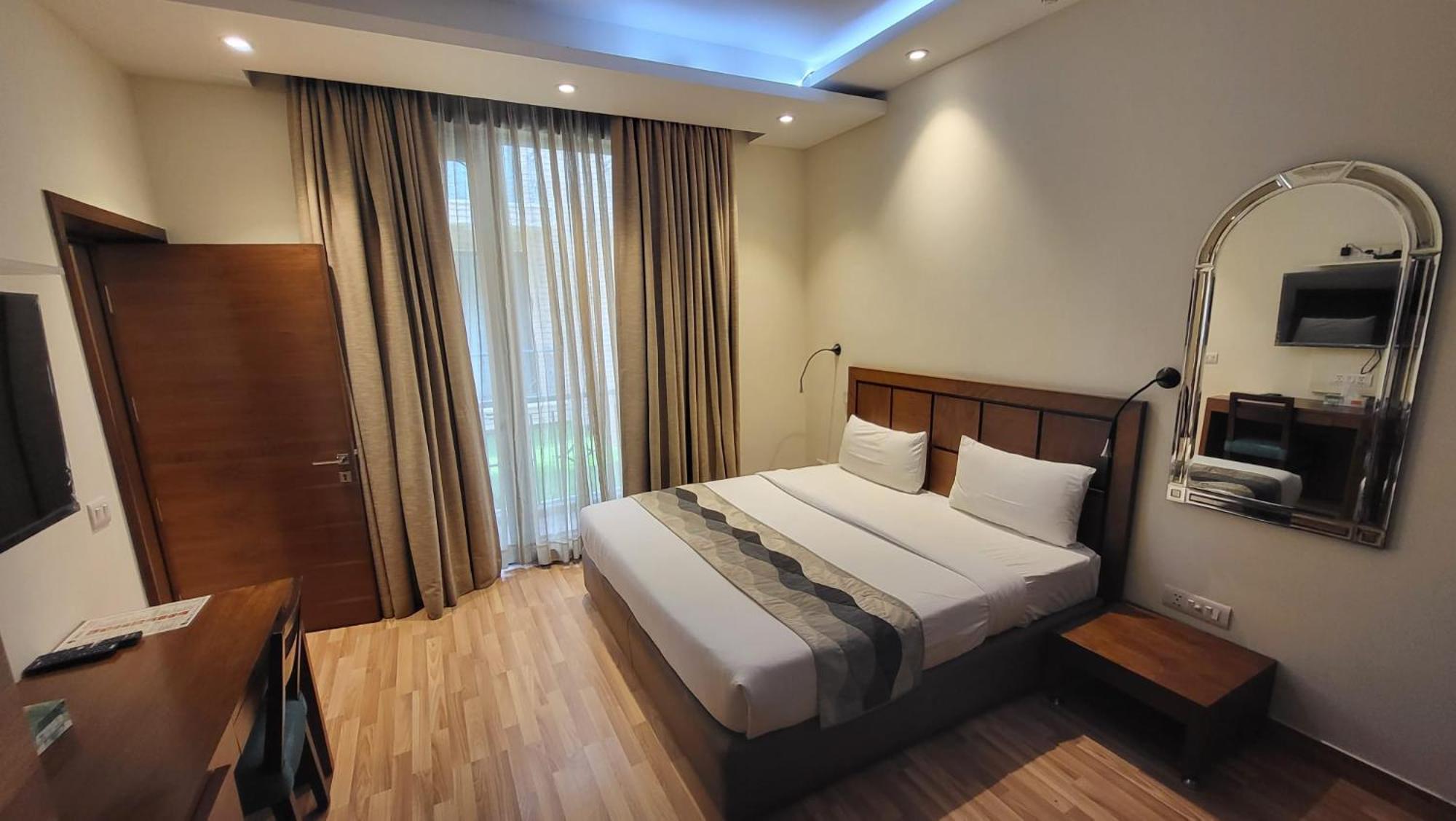 Uds Villa Scandinavian B&B - Next To Vfs Neu-Delhi Exterior foto